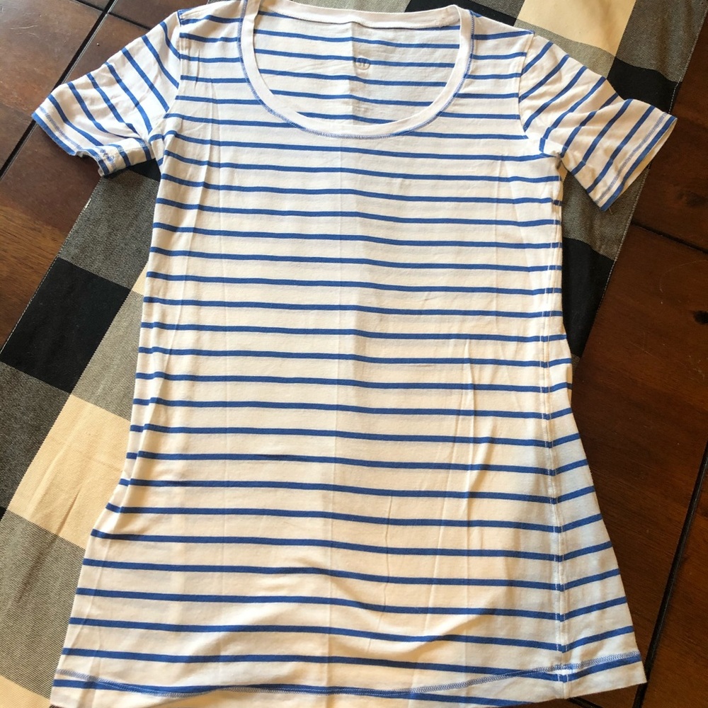 Cute Lululemon Blue/White Striped T-shirt. Size 4